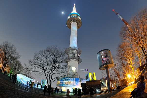 Tháp truyền hình N Seoul Tower