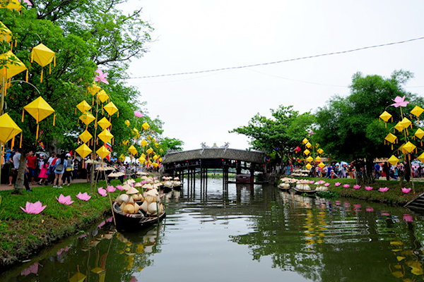 Chất quê của chợ cầu Ngói Thanh Toàn