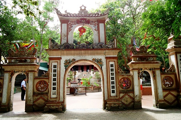 Đền thờ ông Hoàng Mười