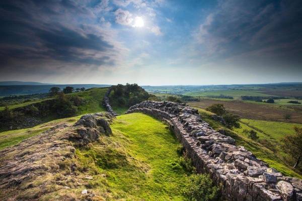 Làm sao để bỏ qua một nơi hấp dẫn và tuyệt vời như ở bức tường Hadrian?