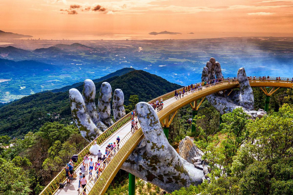 Khám phá cầu bàn tay Bà Nà Hills - Địa điểm check-in cực hot