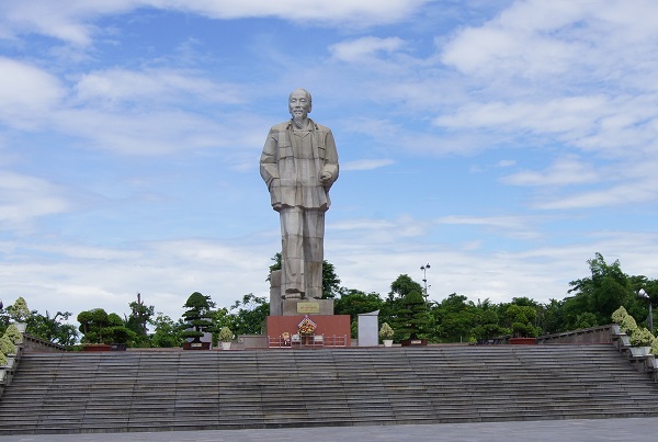 Hành khách nên tranh thủ đặt mua vé máy bay từ sớm để tiết kiệm chi phí 