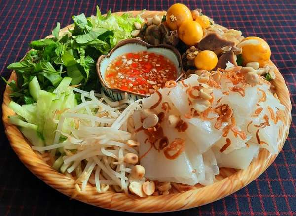 Món bánh ướt lòng gà - Đặc sản Đà Lạt