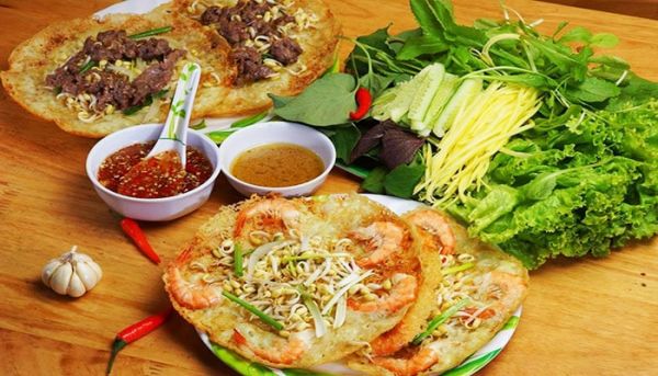 Mê mẩn món bánh xèo tôm nhảy nổi tiếng Quy Nhơn